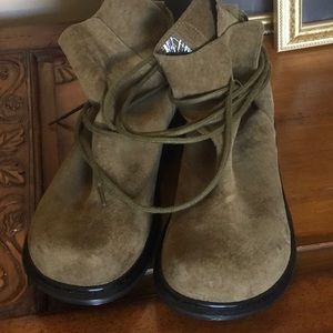 Dr Martens Shelby boot size 8US